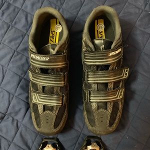 Shimano clip pedals/ Specialized Size 11.5 shoes